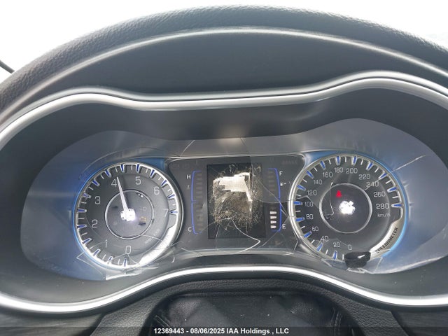 1C3CCCAB6FN678919 Chrysler 2015