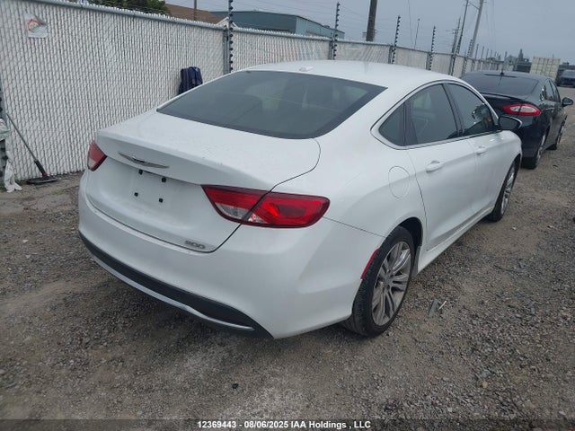 1C3CCCAB6FN678919 Chrysler 2015