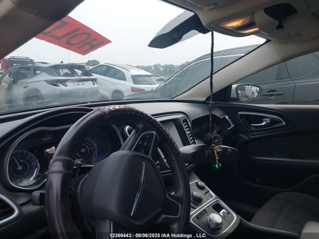 1C3CCCAB6FN678919 Chrysler 2015