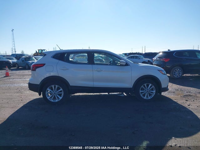 JN1BJ1CR0KW316944 Nissan 2019