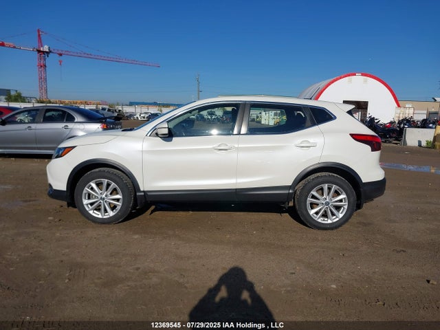 JN1BJ1CR0KW316944 Nissan 2019