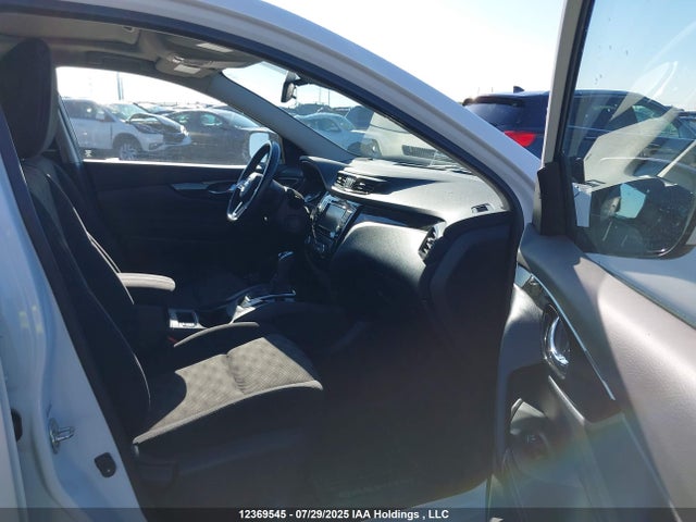 JN1BJ1CR0KW316944 Nissan 2019