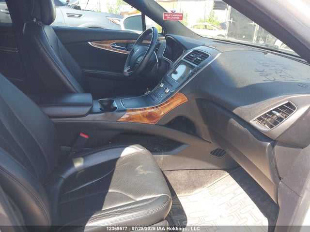 2LMTJ8LR8GBL82757 Lincoln MKX