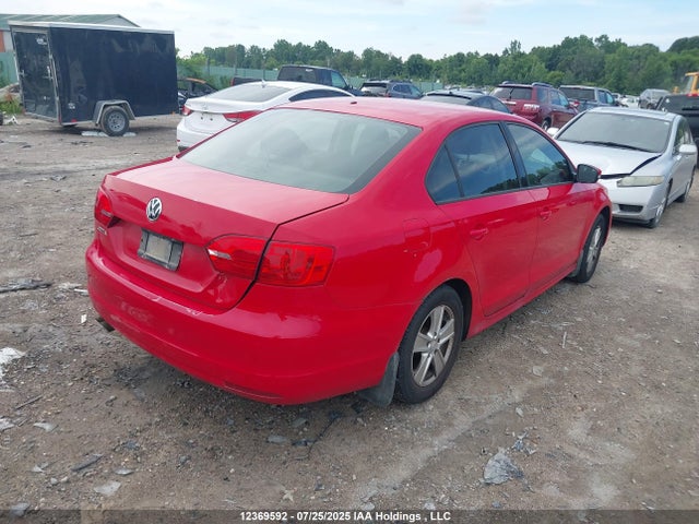 3VW2K7AJ4EM242939 Volkswagen 2014