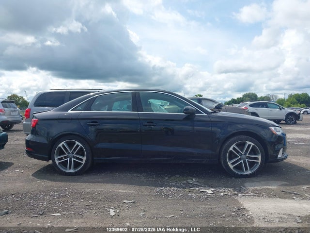 WAUE8GFF1J1051700 Audi 2018