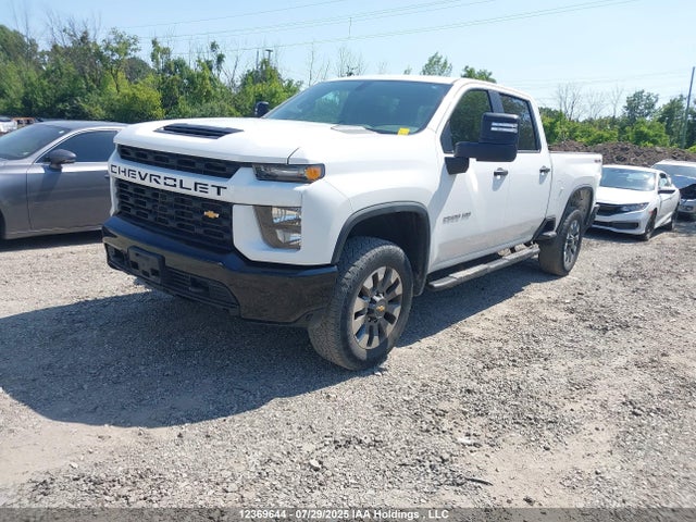 Chevrolet l8t 2023 2GC4YME7XP1721240 Image 2