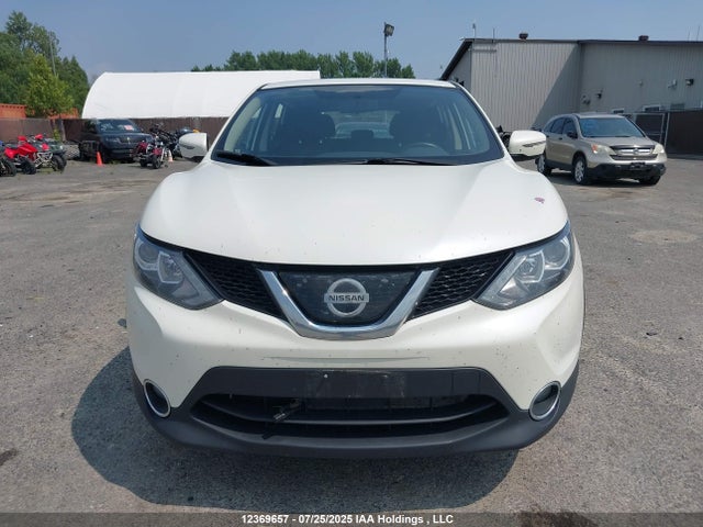 JN1BJ1CR3JW287700 Nissan 2018