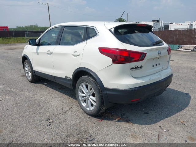 JN1BJ1CR3JW287700 Nissan 2018