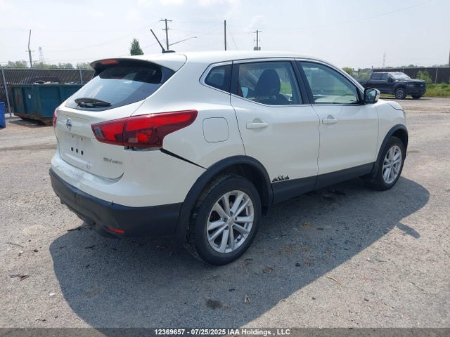 JN1BJ1CR3JW287700 Nissan 2018