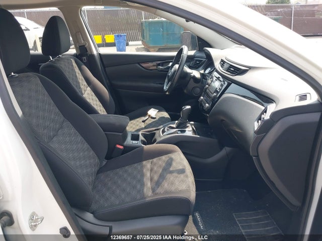 JN1BJ1CR3JW287700 Nissan 2018