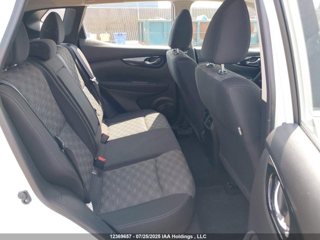 JN1BJ1CR3JW287700 Nissan 2018