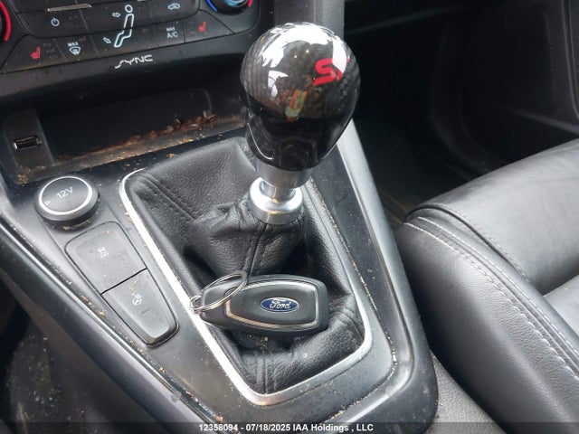 Ford Focus 2016 1FADP3L95GL303525 Image 11