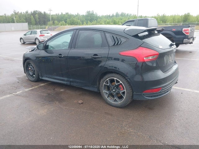 Ford Focus 2016 1FADP3L95GL303525 Image 3