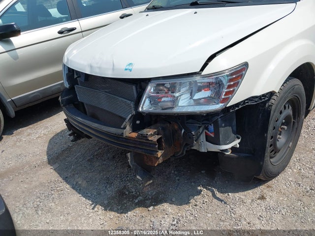 3C4PDCAB1FT673301 Dodge 2015