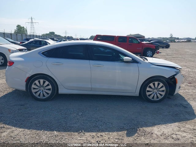 1C3CCCFBXGN110229 Chrysler 200