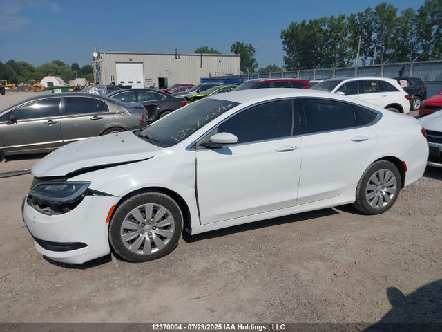 1C3CCCFBXGN110229 Chrysler 200