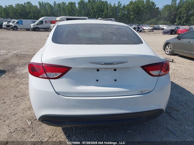 1C3CCCFBXGN110229 Chrysler 200