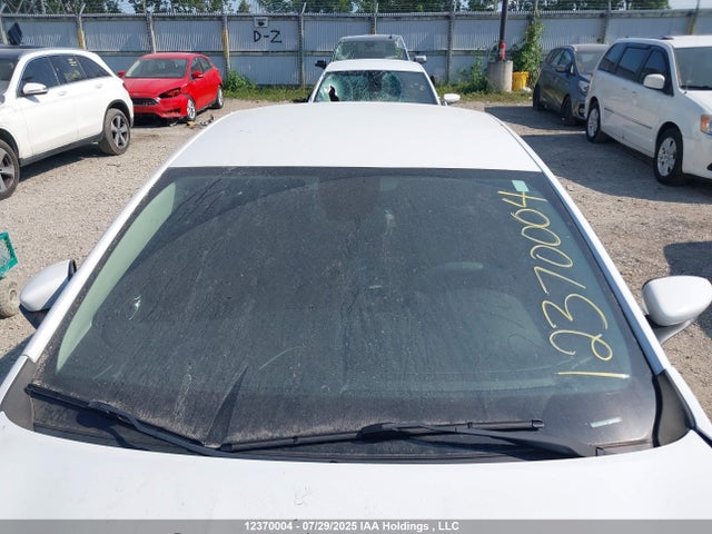 1C3CCCFBXGN110229 Chrysler 200