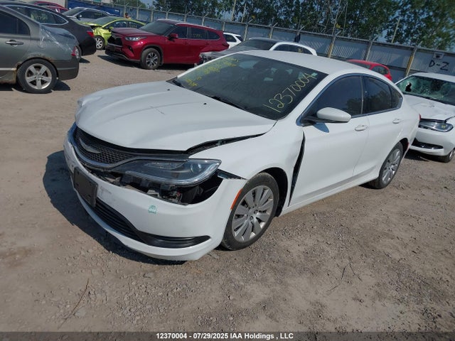 1C3CCCFBXGN110229 Chrysler 200