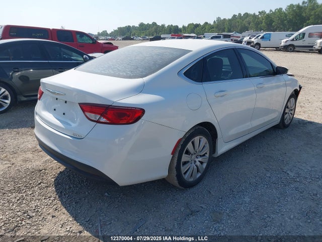 1C3CCCFBXGN110229 Chrysler 200