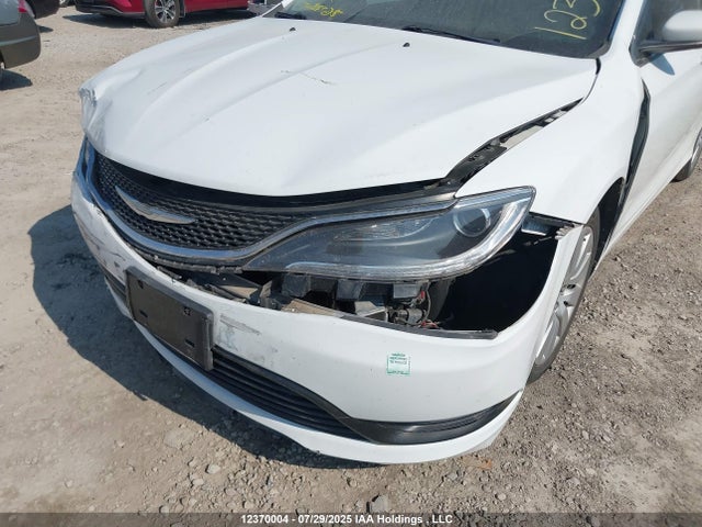 1C3CCCFBXGN110229 Chrysler 200