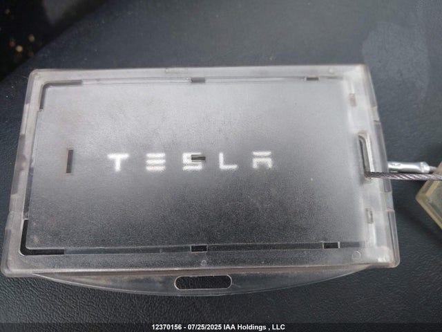 5YJ3E1EB8NF299082 Tesla MODEL 3