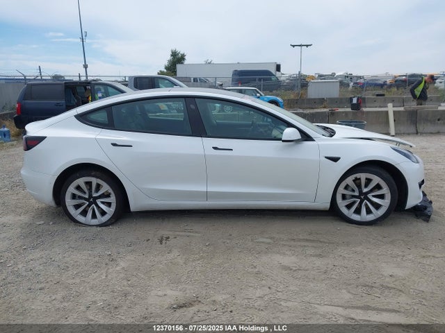 5YJ3E1EB8NF299082 Tesla MODEL 3