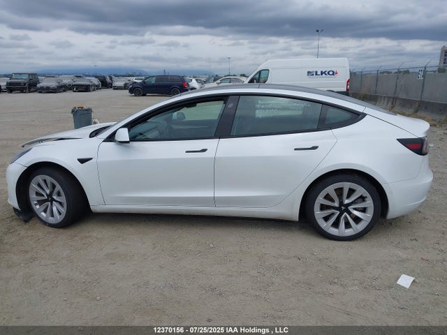 5YJ3E1EB8NF299082 Tesla MODEL 3