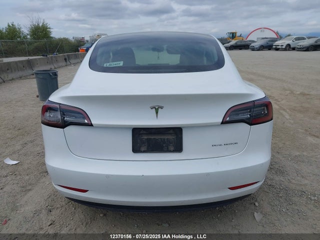 5YJ3E1EB8NF299082 Tesla MODEL 3