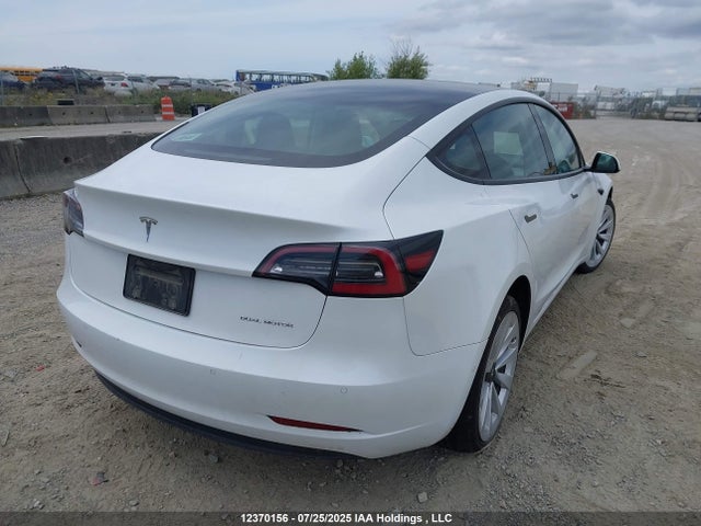 5YJ3E1EB8NF299082 Tesla MODEL 3
