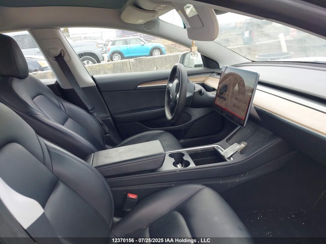 5YJ3E1EB8NF299082 Tesla MODEL 3