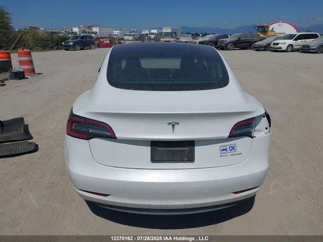 5YJ3E1EB9NF275521 Tesla MODEL 3