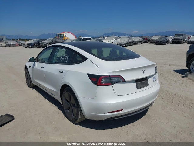 5YJ3E1EB9NF275521 Tesla MODEL 3