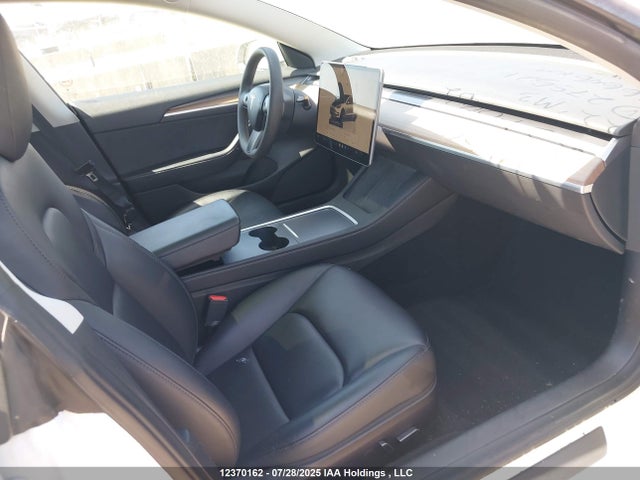 5YJ3E1EB9NF275521 Tesla MODEL 3
