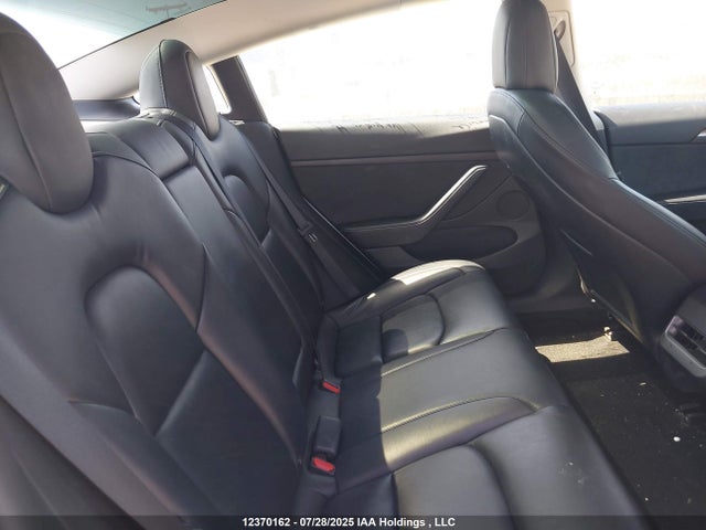 5YJ3E1EB9NF275521 Tesla MODEL 3
