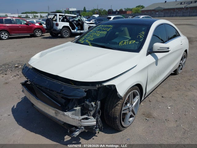 Mercedes-Benz CLA-Class 2014 WDDSJ4GB2EN135422 Image 2