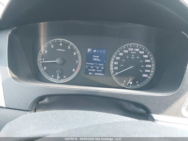 5NPE24AF2HH525845 Hyundai 2017