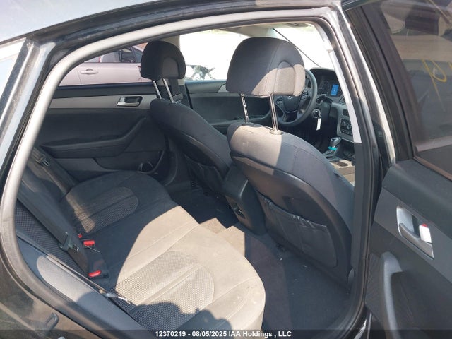 5NPE24AF2HH525845 Hyundai 2017