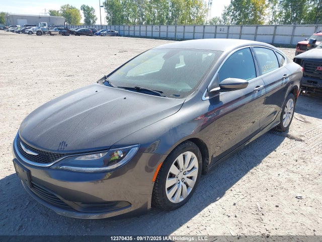 Chrysler 200 2015 1C3CCCFB3FN737174 Image 2