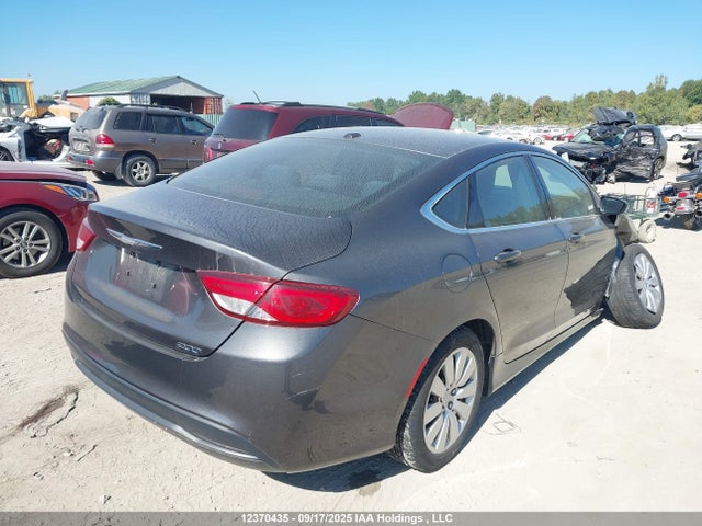 Chrysler 200 2015 1C3CCCFB3FN737174 Image 4