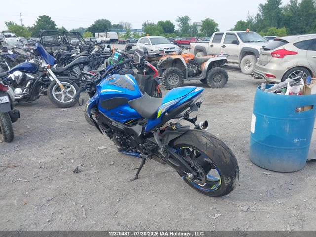 JS1GT7AB4K7100198 Suzuki T719-
