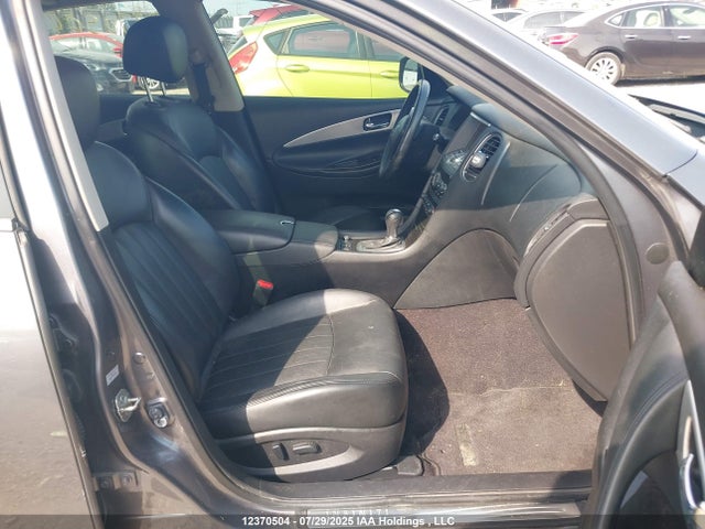 JN1BJ0RR6GM262845 Infiniti 2016