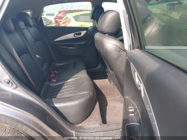 JN1BJ0RR6GM262845 Infiniti 2016
