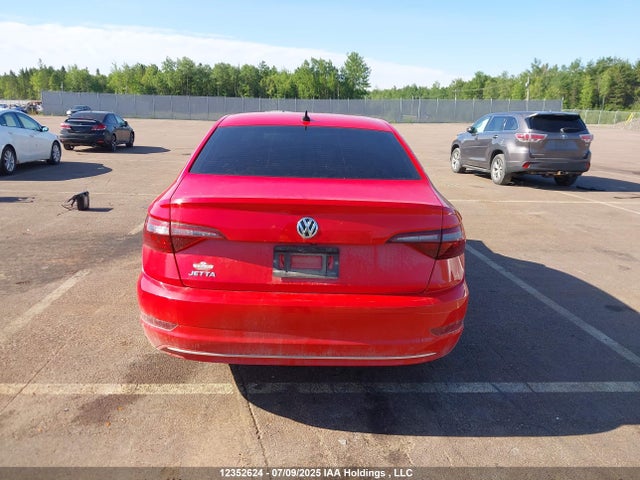 3VWE57BU4MM038332 Volkswagen tsi