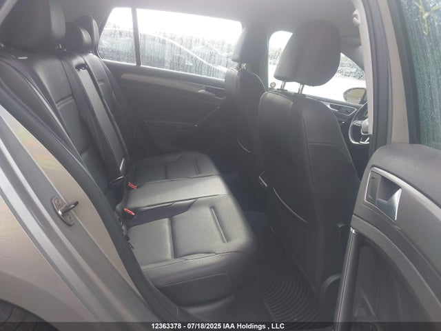 3VW217AU8FM032584 Volkswagen 2015