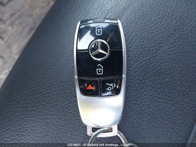 WDDZF6JB4KA496416 Mercedes-Benz m276