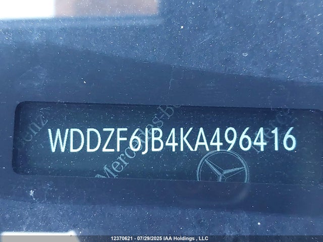 WDDZF6JB4KA496416 Mercedes-Benz m276