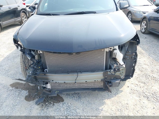 1GNEVJKW1PJ295846 Chevrolet lfy