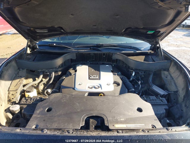JN8CS1MW0FM480378 Infiniti 2015