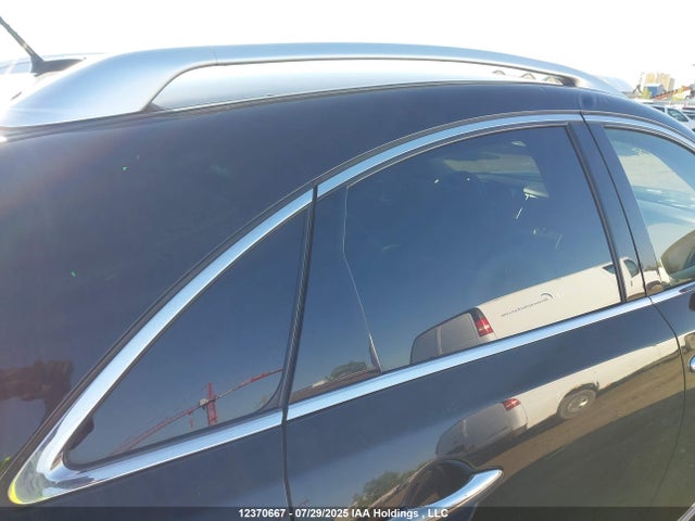 JN8CS1MW0FM480378 Infiniti 2015